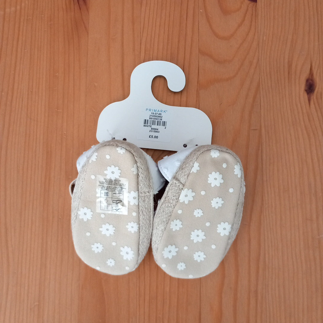 White Summer Shoes (BNWT) - Girls 6-9 months - Primark