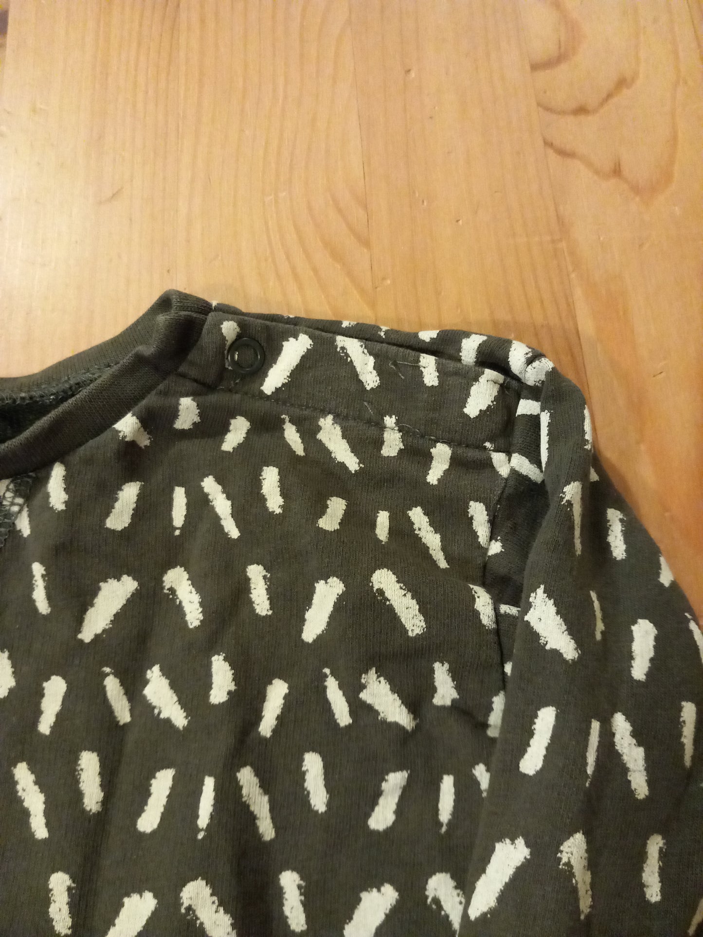 Lightweight Sweatshirt/Long Sleeve Top - Boys 12-18 months - TU