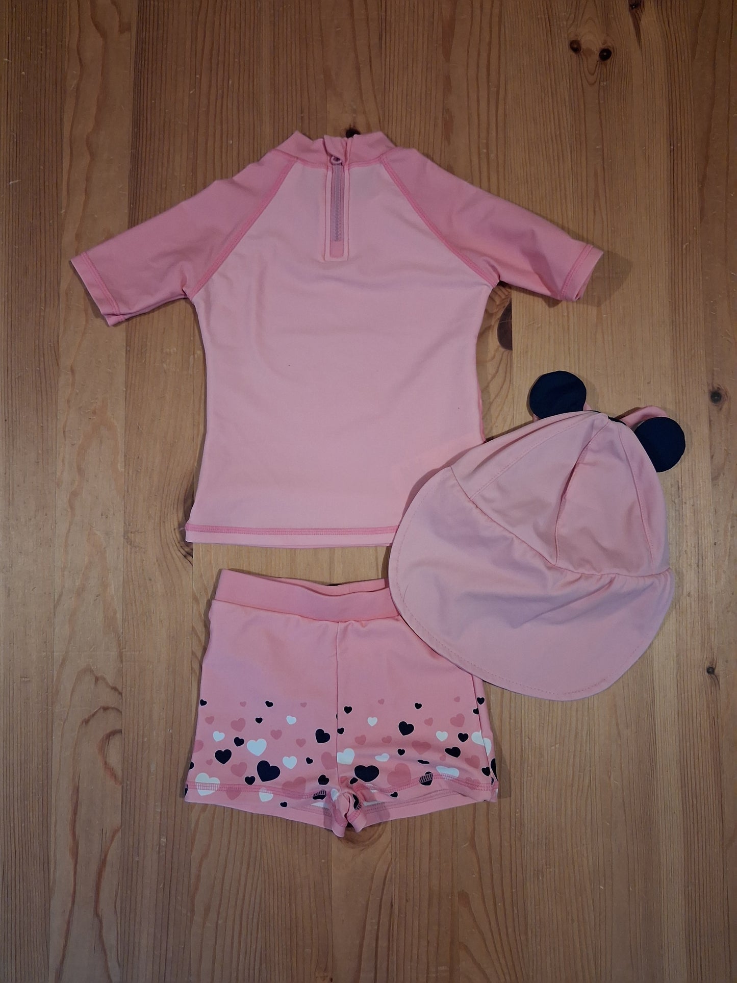 Minnie Mouse Sun/Swim/Beach Set (Top, Shorts & Hat) - Girls 18-24 months - Disney Baby