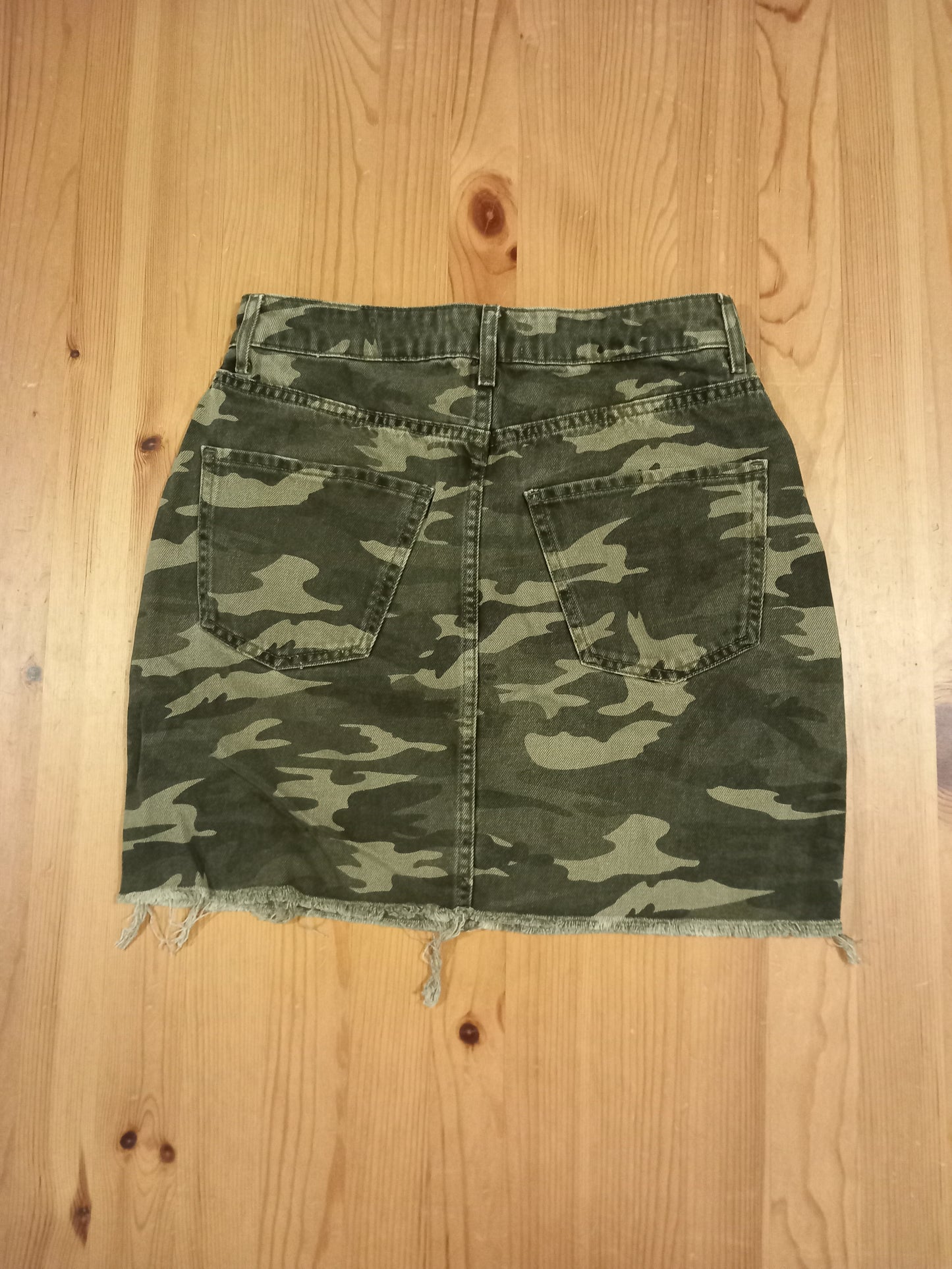 Camo Style Distressed Look Denim Skirt - Girls 14 years - New Look