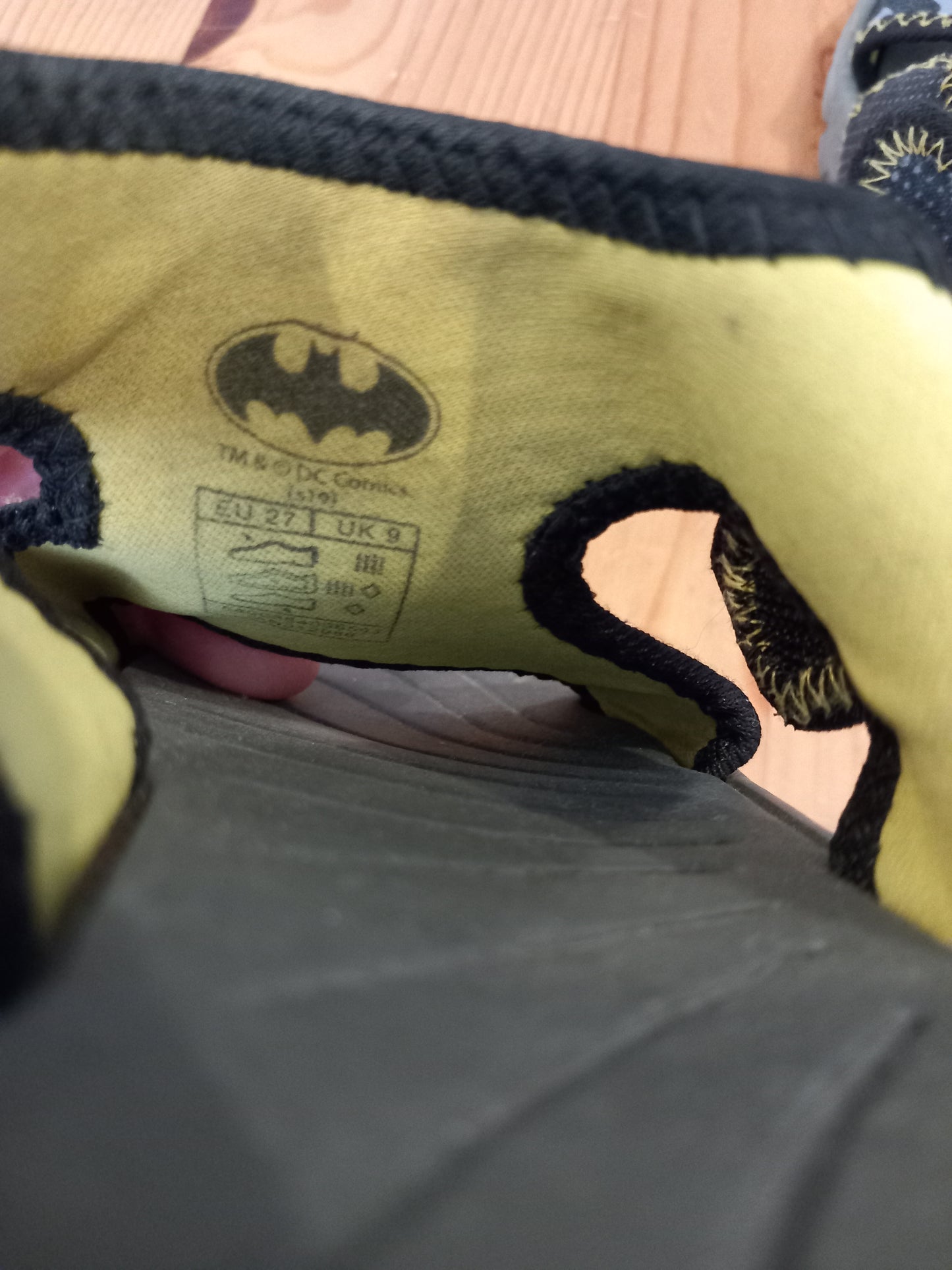 Batman Sandals - Boys Child Size 9 - DC Comics