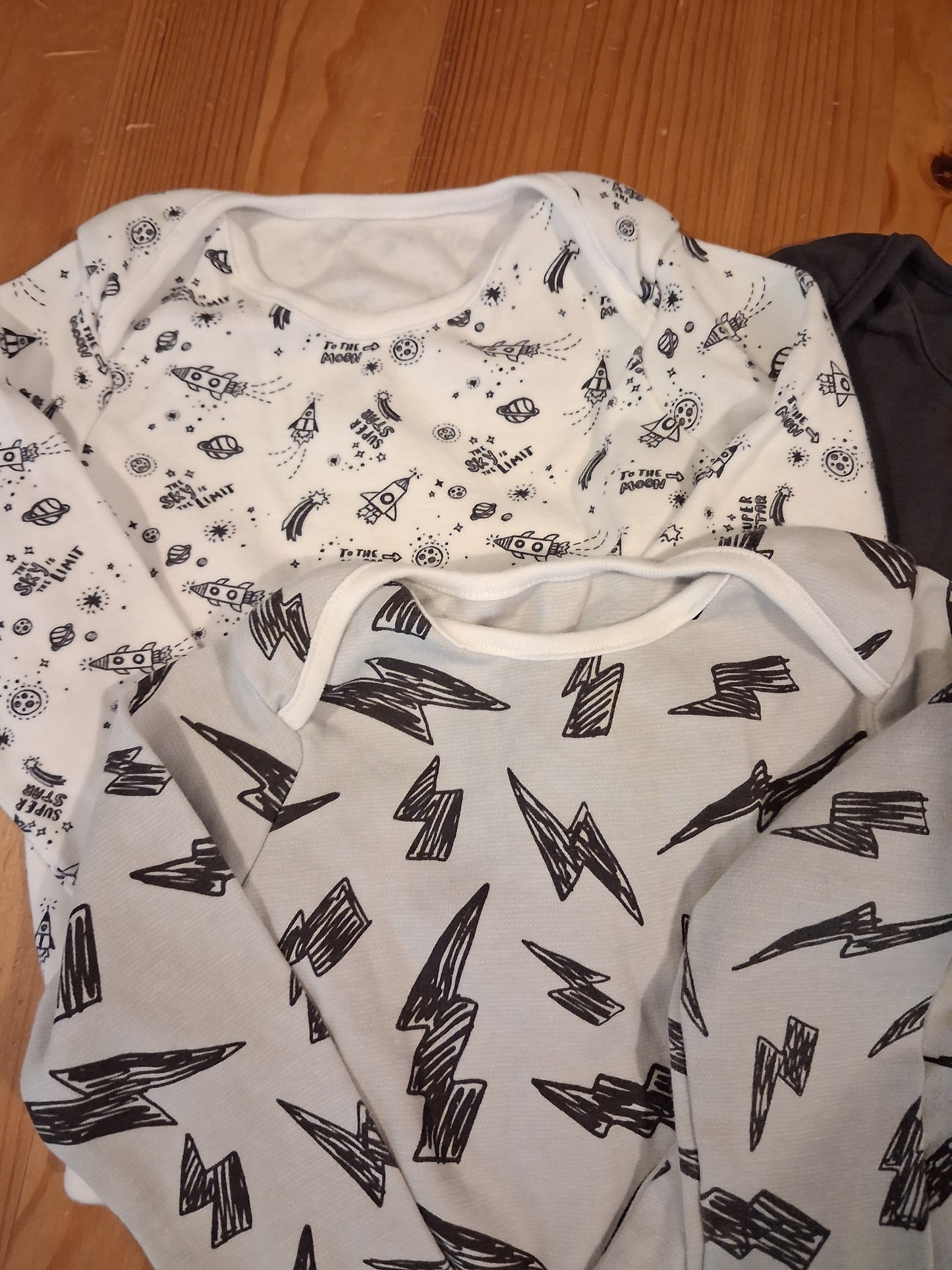 5 x Long Sleeve Bodysuits (Space, Lightening, Grey) - Boys 2-3 years - F&F