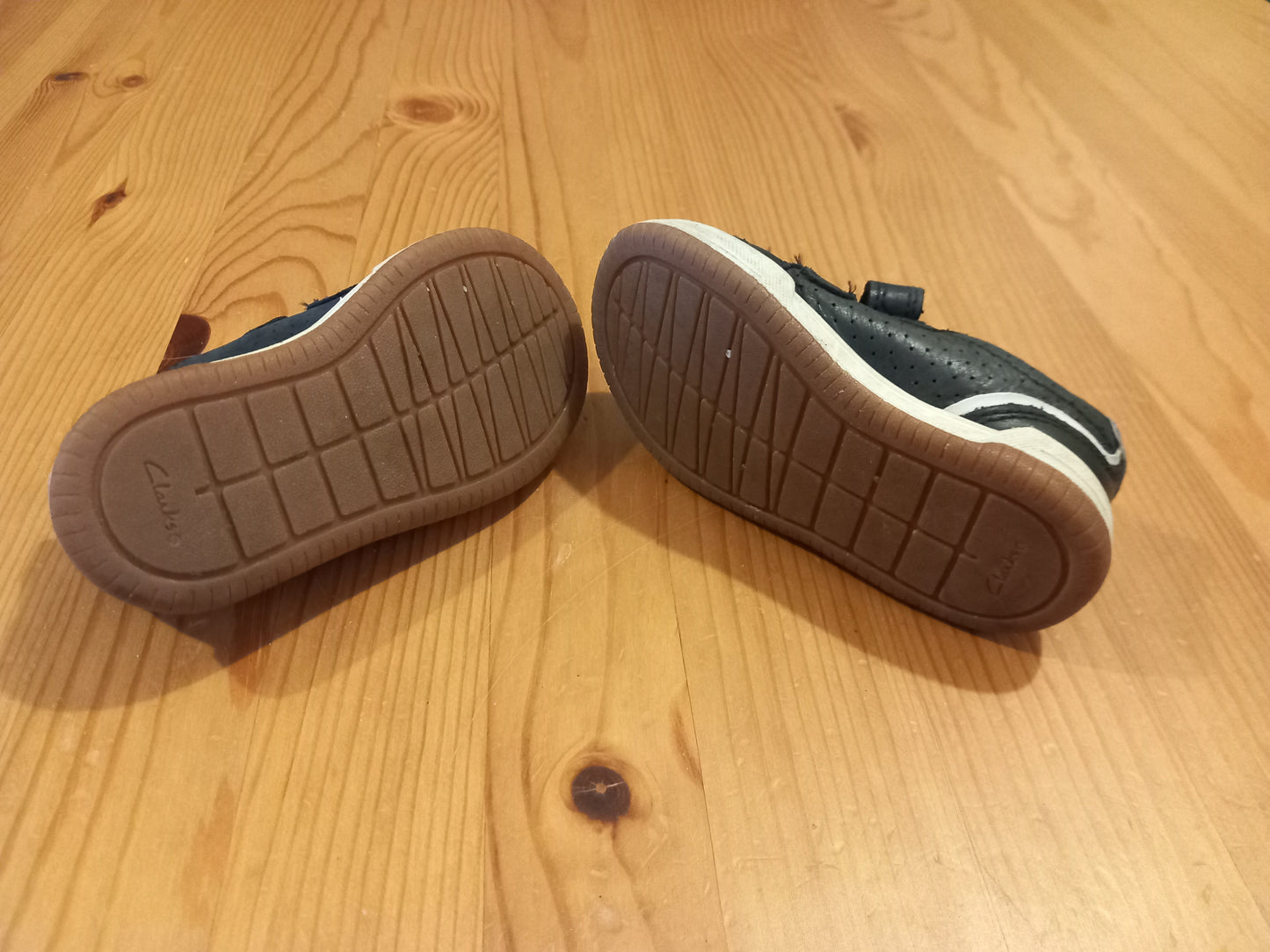Navy Velcro Shoes - Boys Size 5F - Clarks