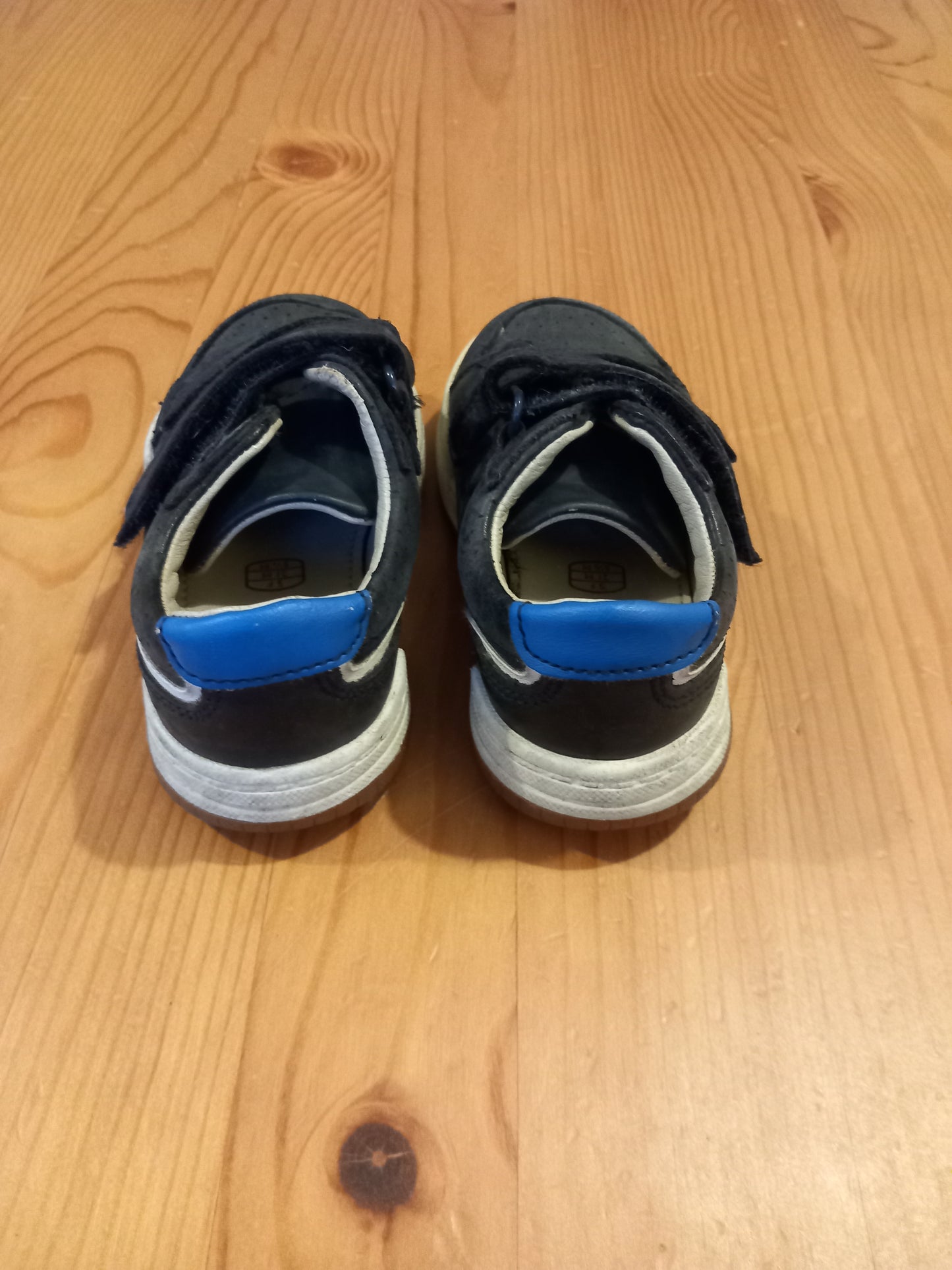 Navy Velcro Shoes - Boys Size 5F - Clarks