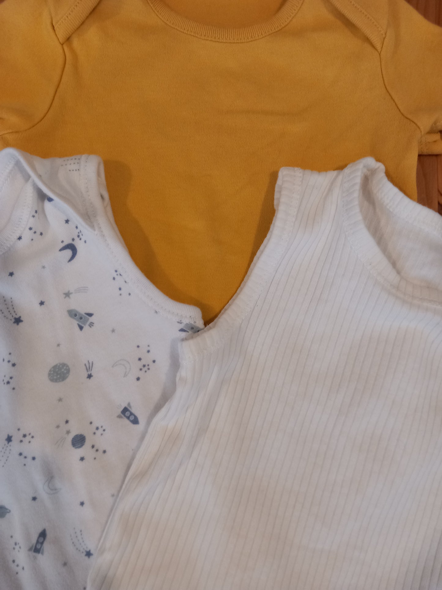 3 x Short Sleeve/Sleeveless Bodysuits - Boys 9-12 months - Mixed Brands