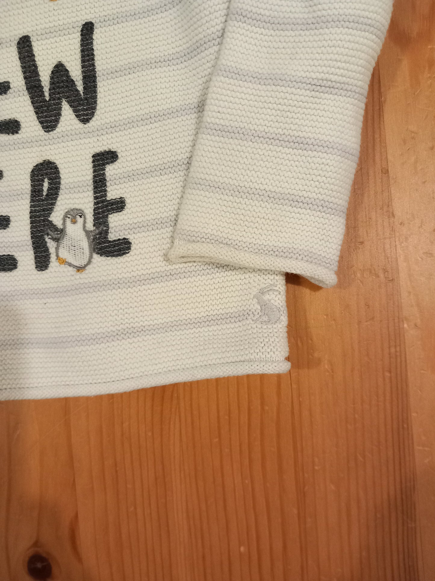 'I'm New Here' Knitted Style Jumper - Unisex 6-9 months - Joules