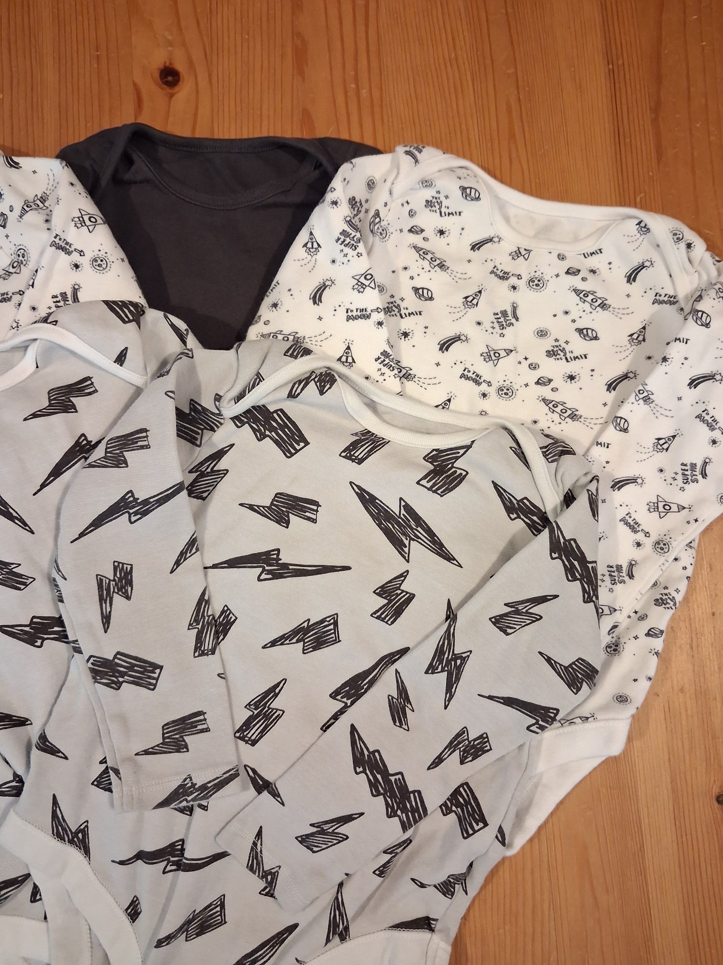 5 x Long Sleeve Bodysuits (Space, Lightening, Grey) - Boys 2-3 years - F&F