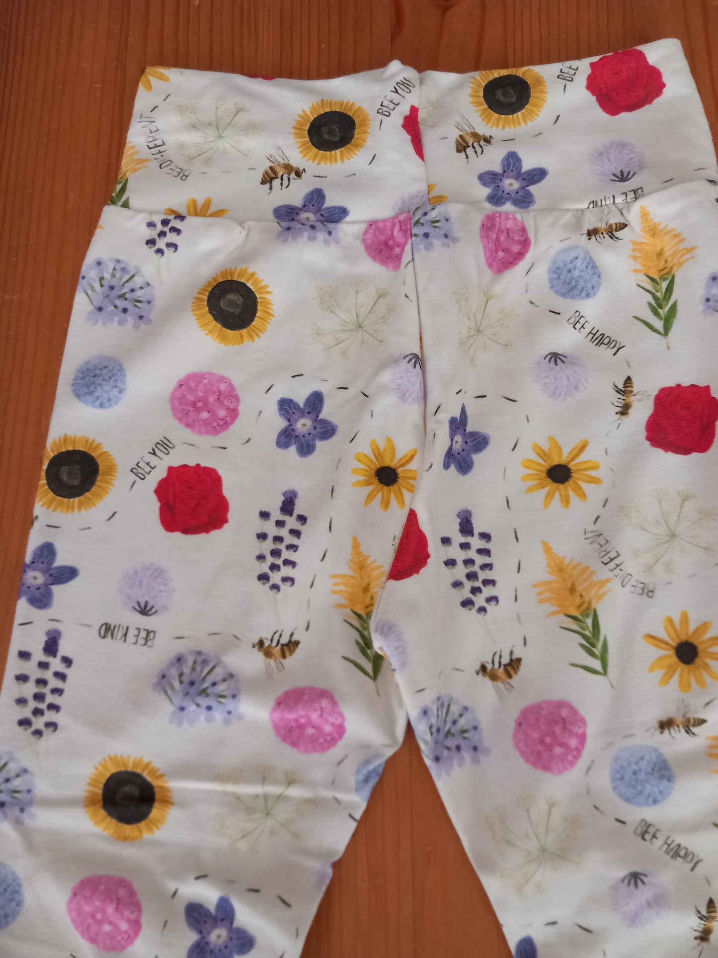 Handmade Flowers & Bees Leggings - Girls 4-5 years - Brand Unknown