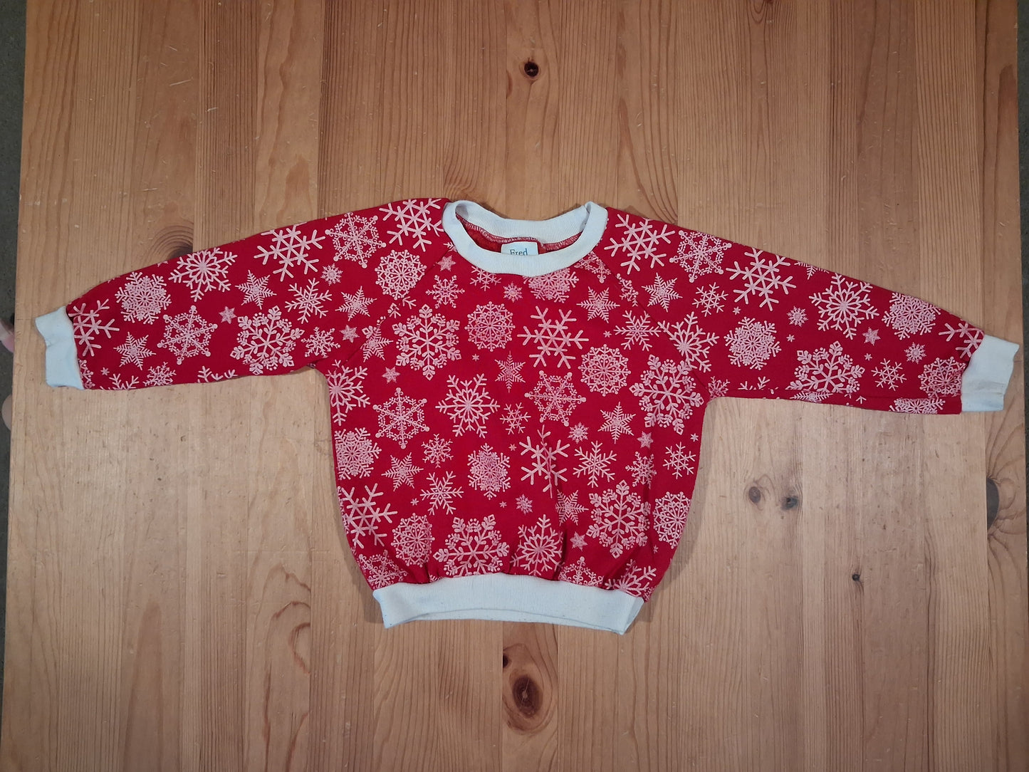 Red Snowflakes Christmas Sweatshirt/Jumper - Unisex 2-3 years - Fred & Noah