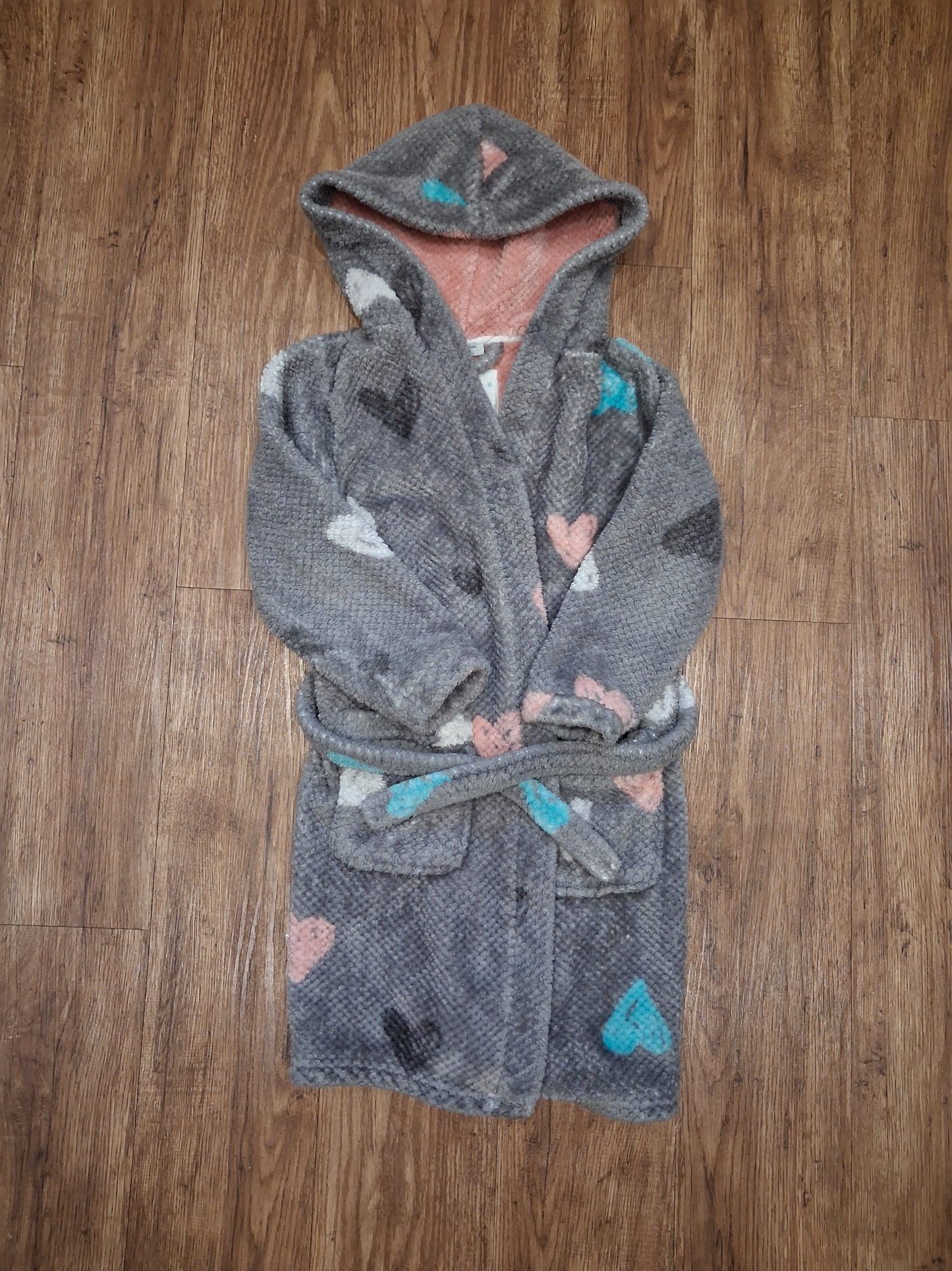 Grey Hearts Furry Dressing Gown - Girls 5-6 years - TU