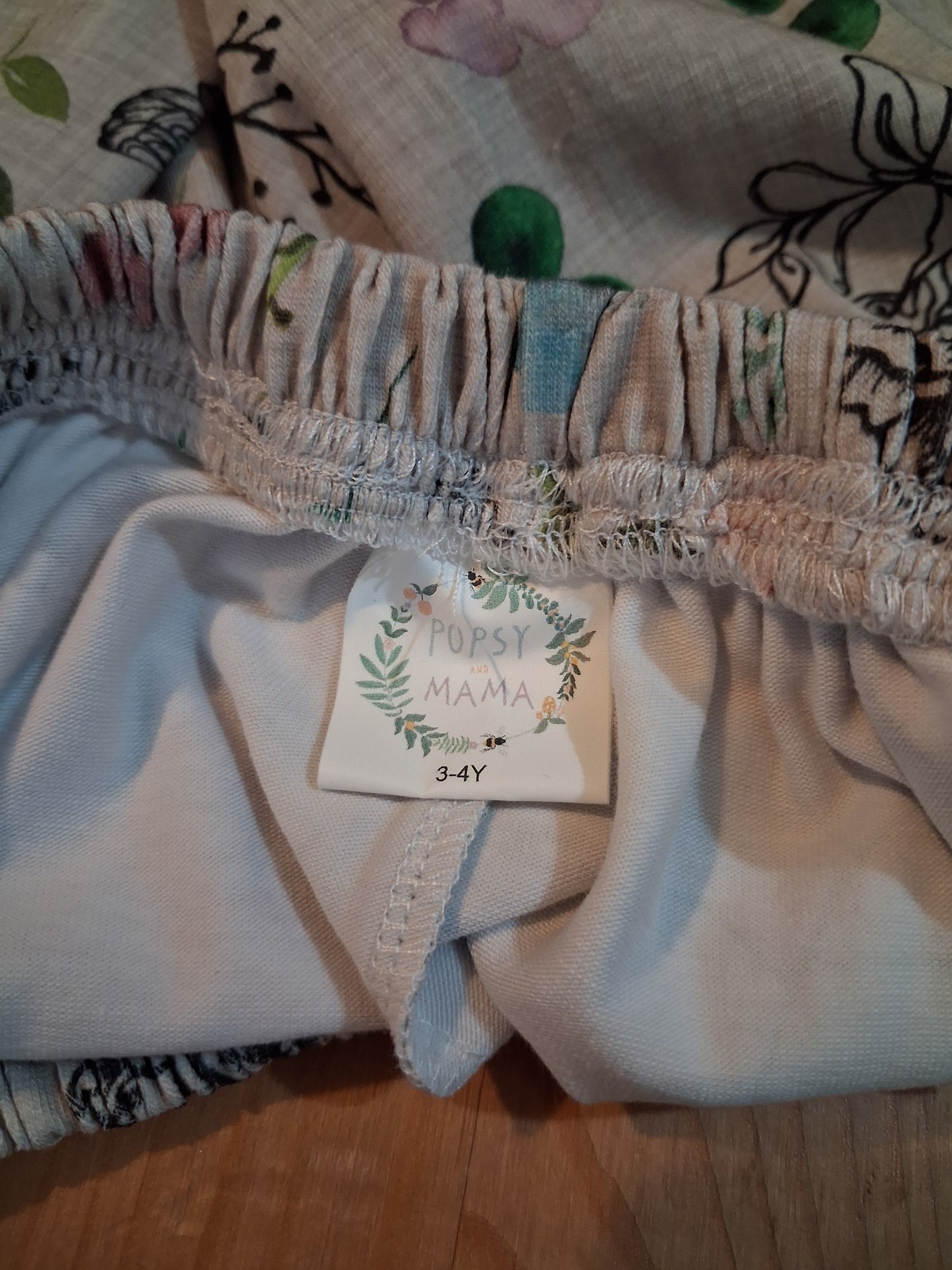 Handmade Flowers & Bees Skirt With Elasticated Waistband - Girls 3-4 years - Popsy & Mama