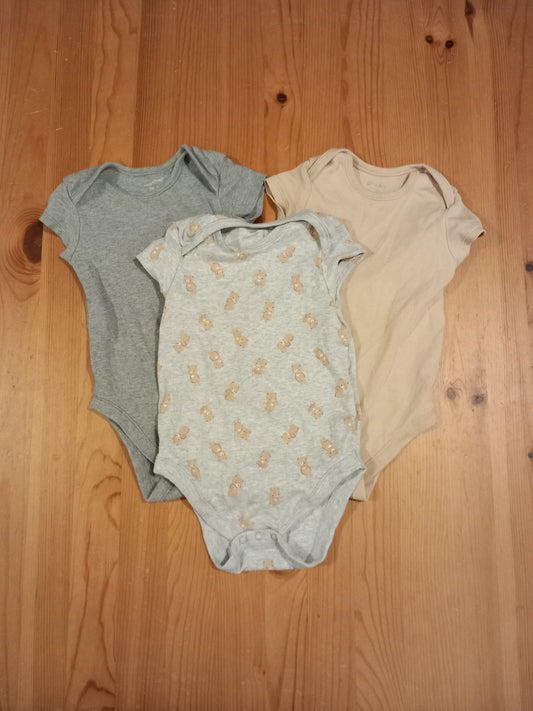 3 x Short Sleeve Bodysuits - Unisex 12-18 months - Lily & Dan