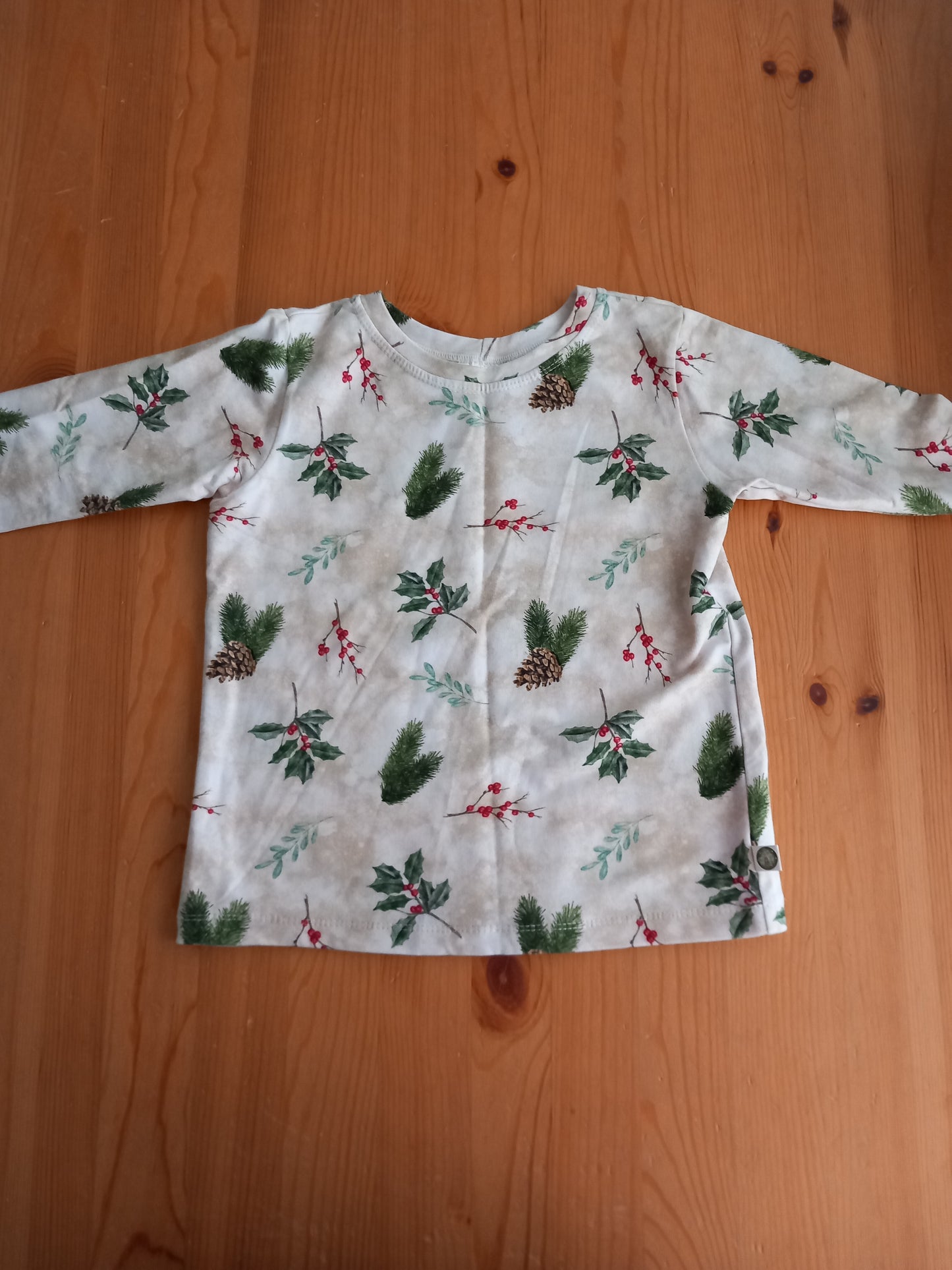 Handmade Christmas/Winter Top - Unisex 5-6 years - Bunny & Bear