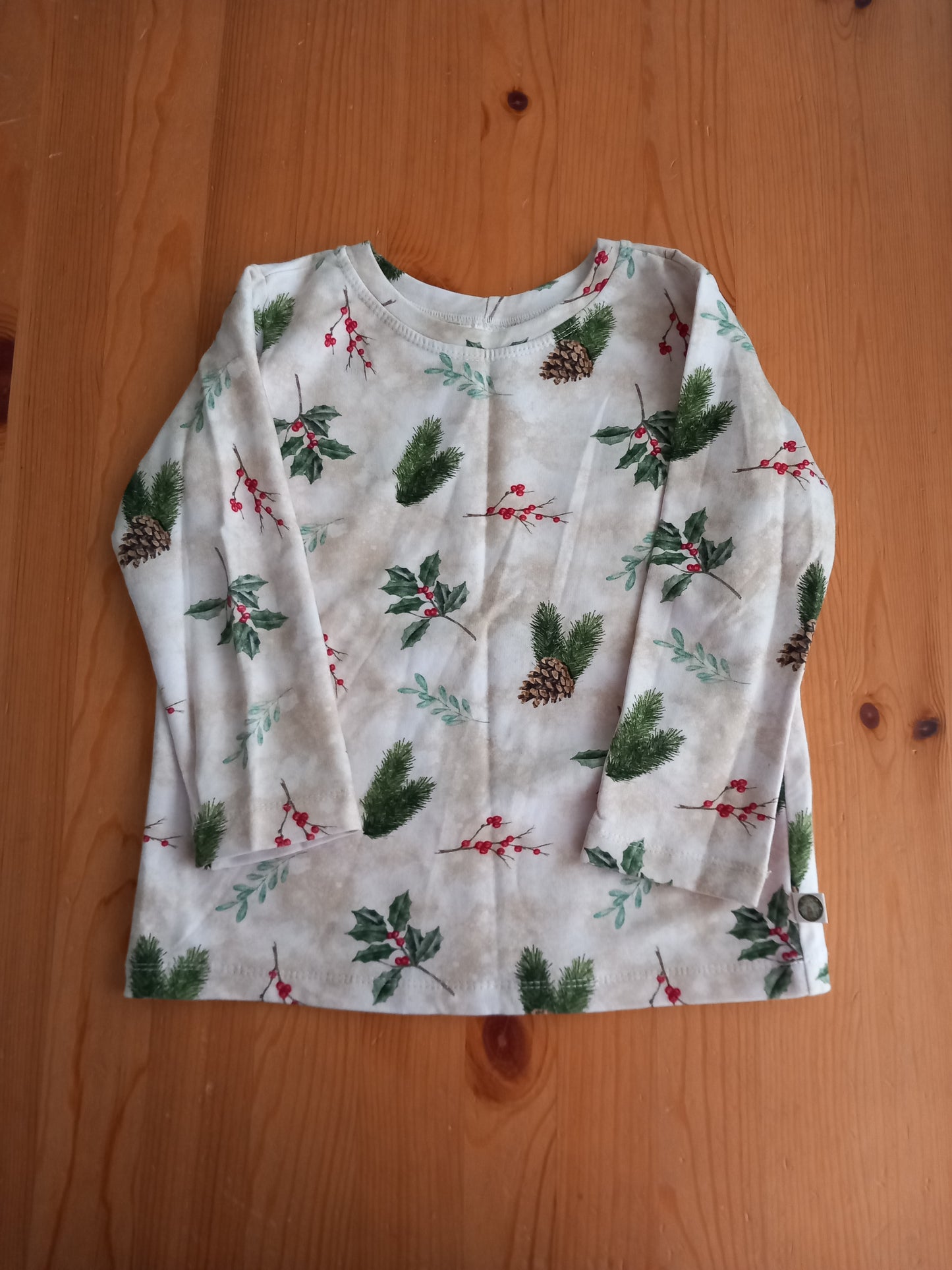 Handmade Christmas/Winter Top - Unisex 5-6 years - Bunny & Bear