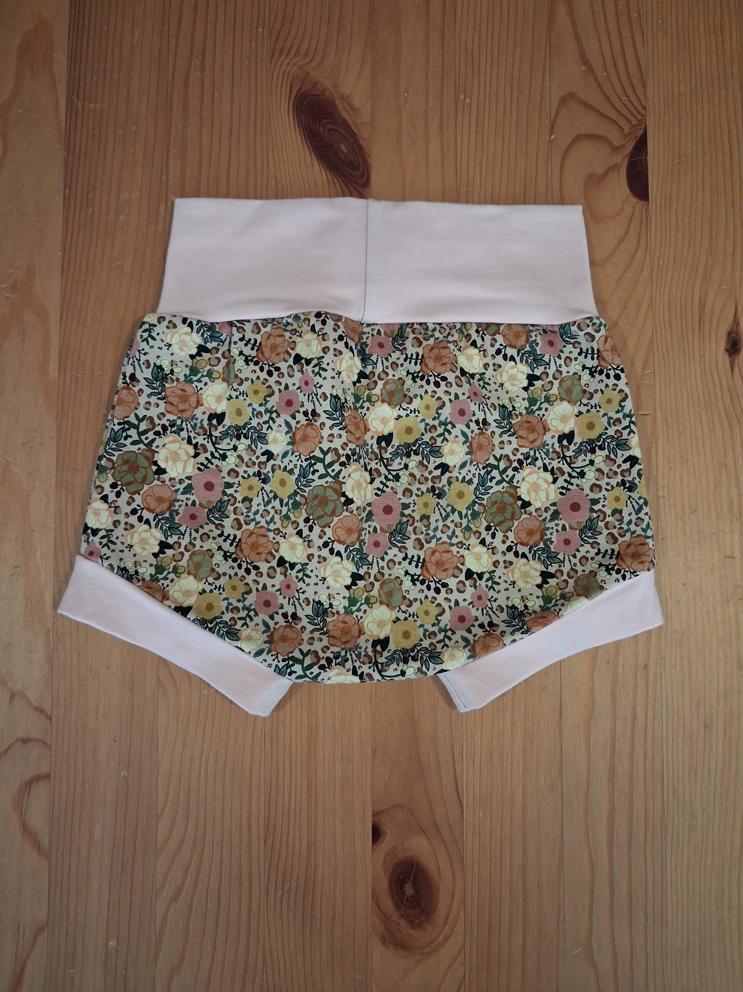 Handmade Floral Shorts - Girls 3-4 years - Bee Bear