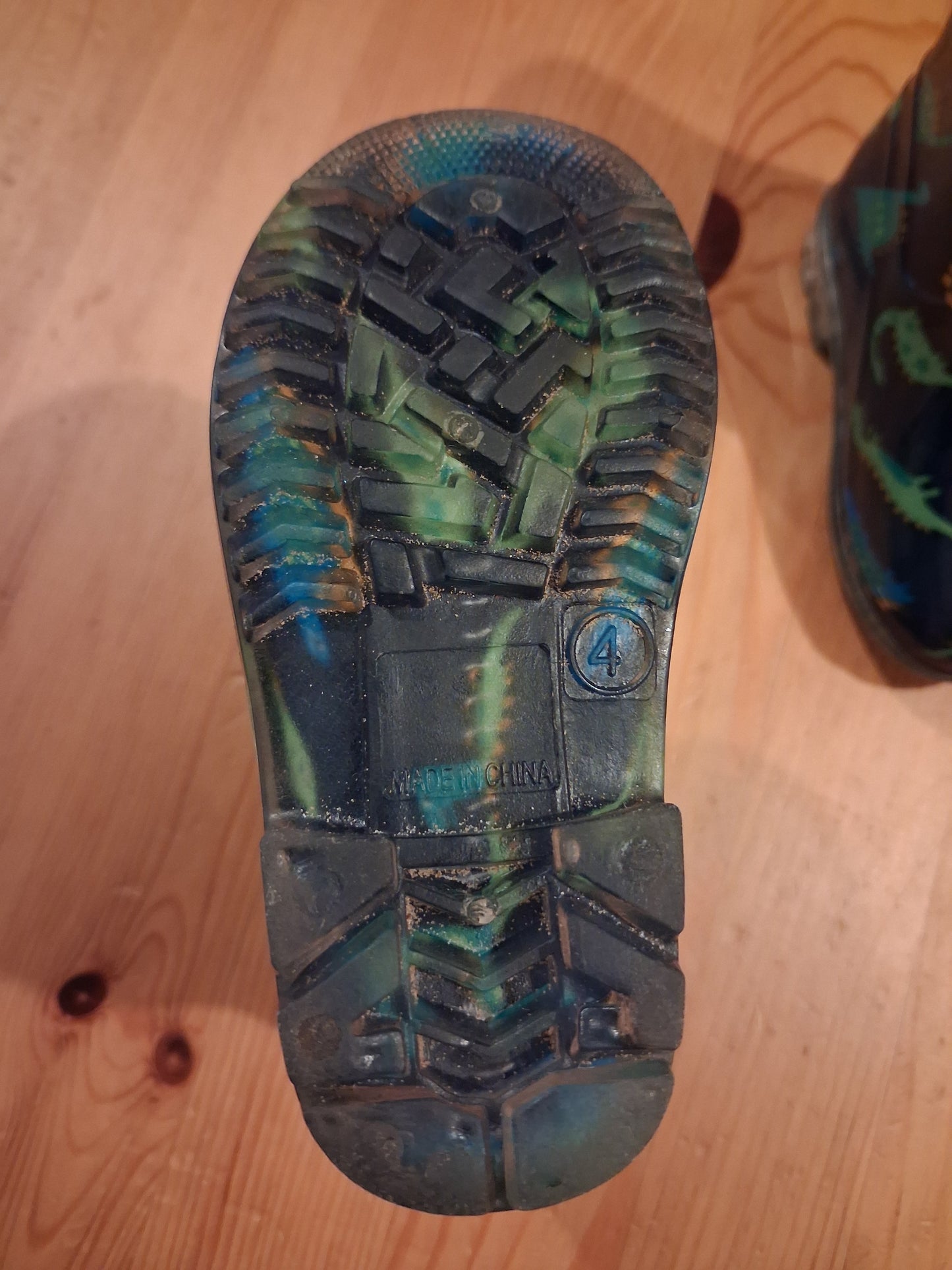 Dinosaurs Wellies - Boys Infant Size 4 - Brand Unknown