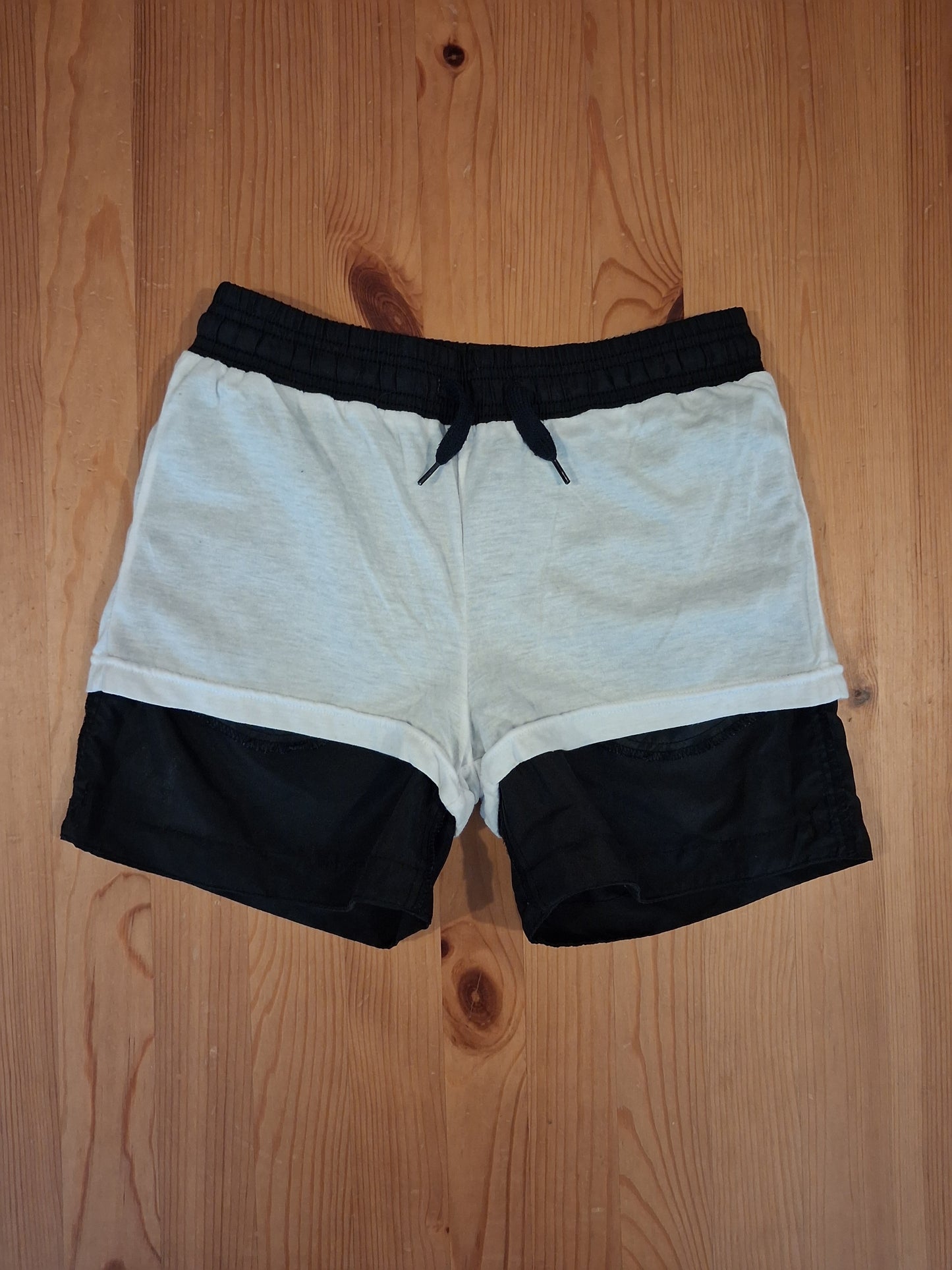 Black Lined Activewear/Sports Shorts With Drawstring Elasticated Waistband - Girls 11-12 years - LA Gear