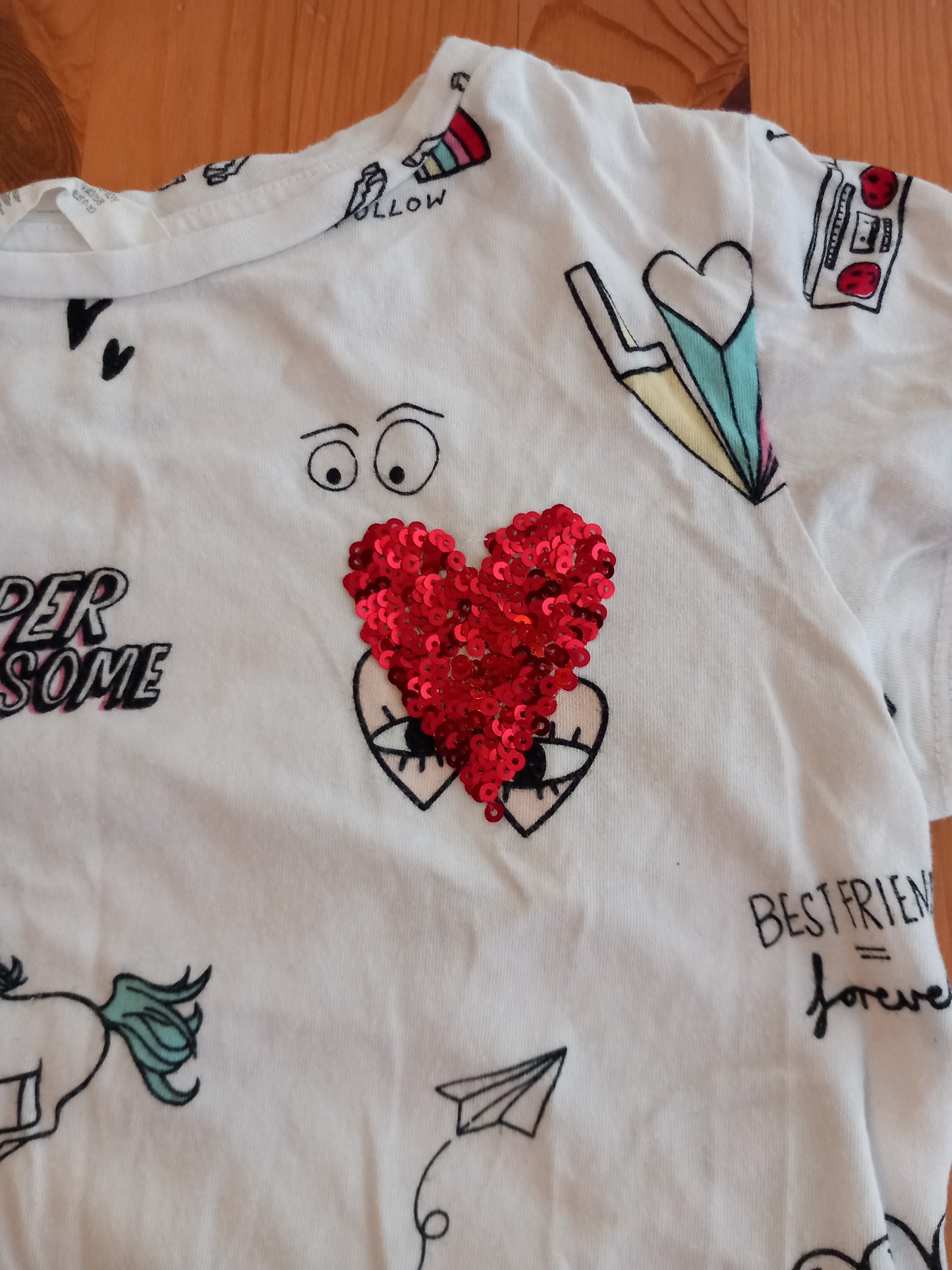 Pictures Sequined Heart T-Shirt - Girls 8-10 years - H&M