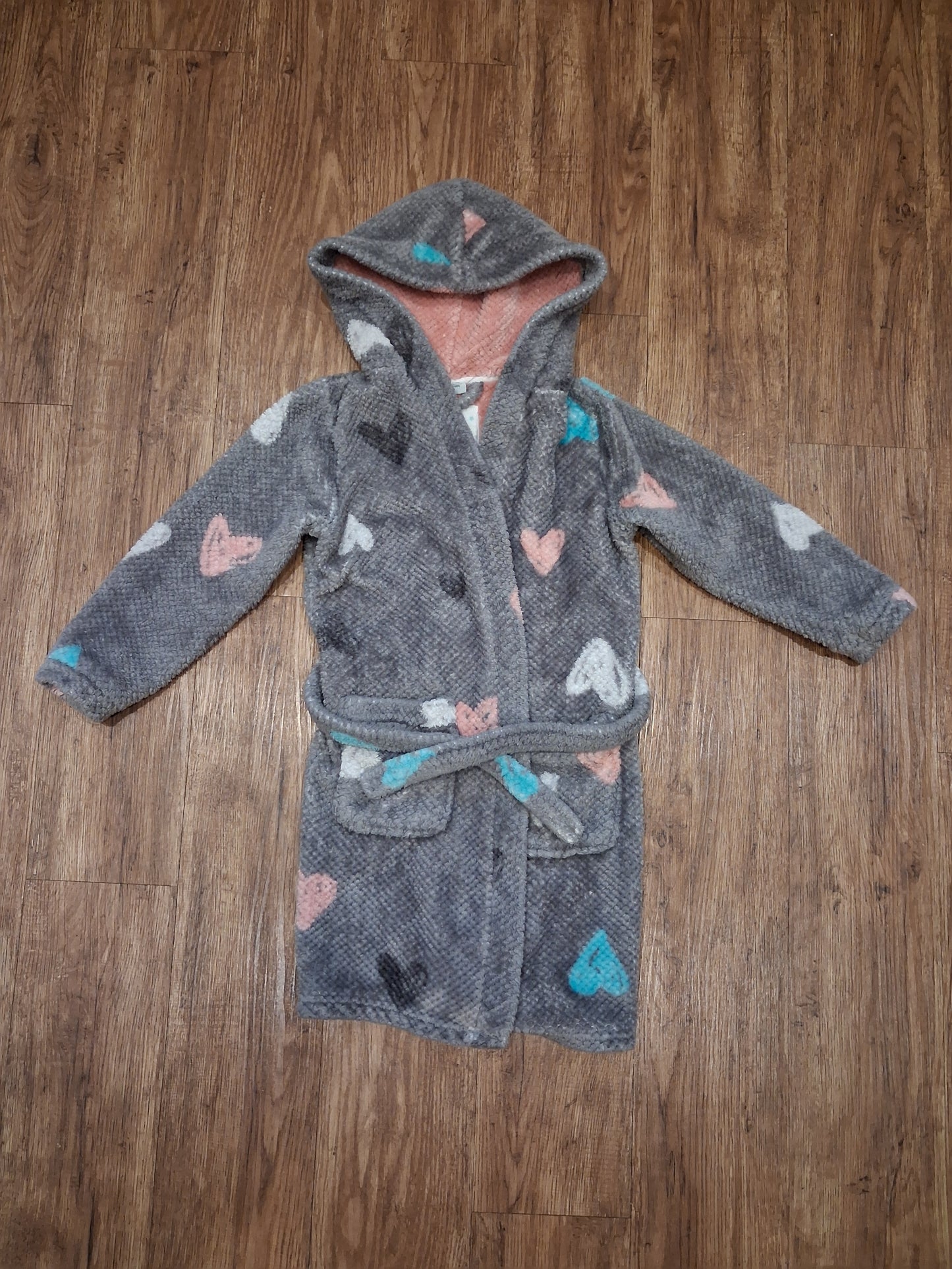 Grey Hearts Furry Dressing Gown - Girls 5-6 years - TU